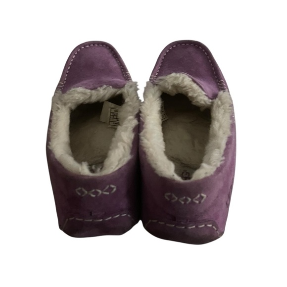 UGG Purple Moccasin Slippers with Plush Lining Women Size 9 - Picture 4 of 8